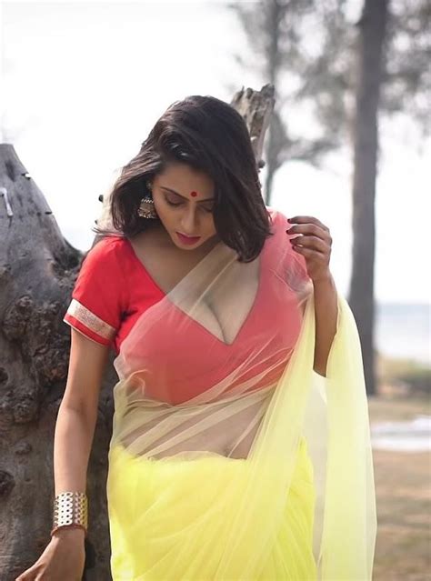 boobs press in saree